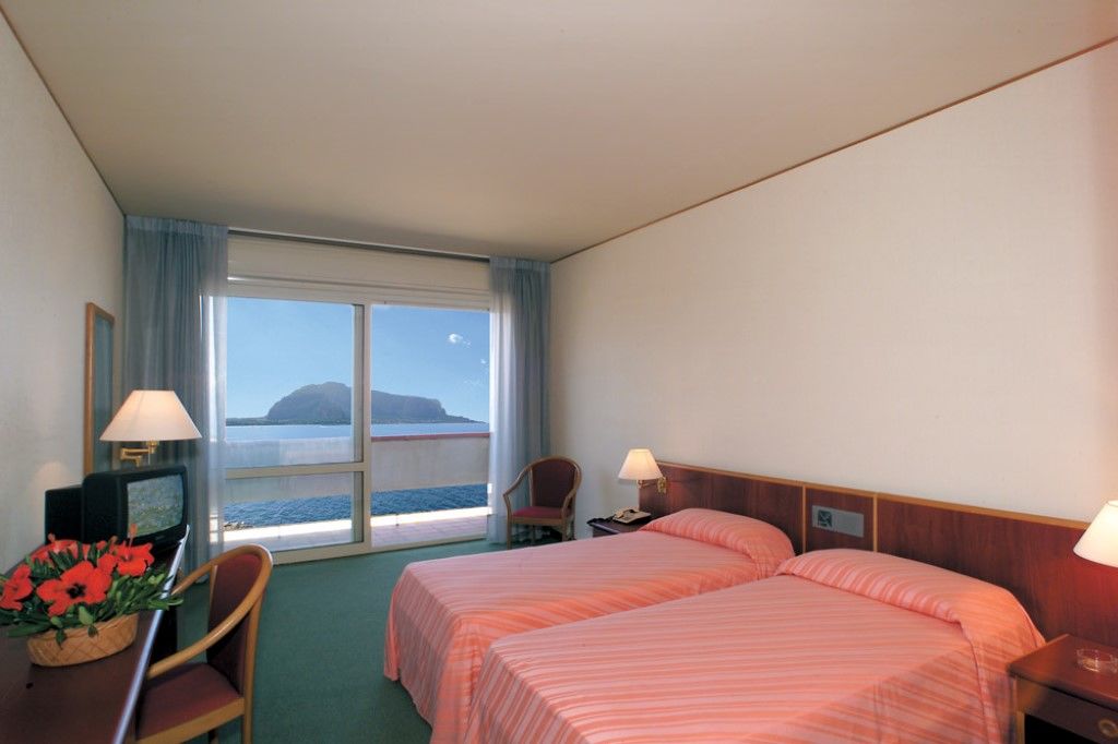 Torre Normanna Resort 4*